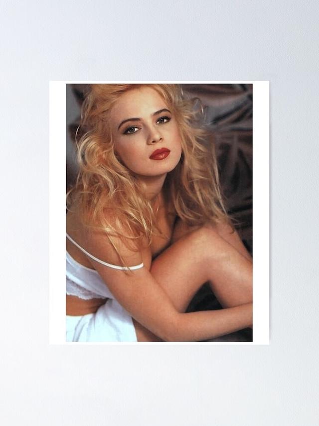 The sultry look that defined a generation—effortlessly glamorous and effortlessly unforgettable