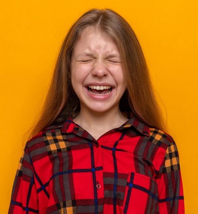 The teen’s frustration shows as her dad sets a spending limit