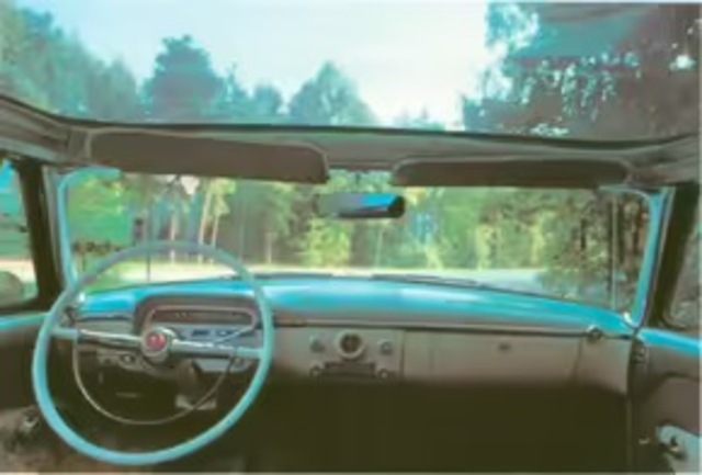 Capitalizing on the plastic revolution of the 50s, the 1954 Mercury Sun Valley showcased a striking see-through plastic roof that set it apart from the crowd.