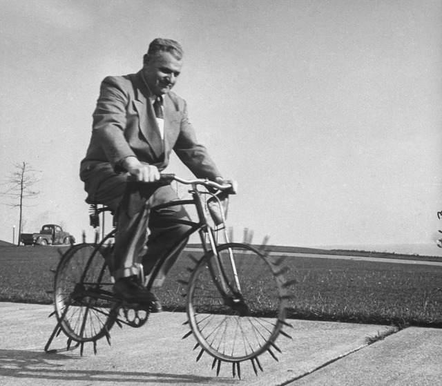 Joe Steinlauf’s Ice Bike, designed with protective mittens on the handlebars, was his ingenious solution to navigating Chicago’s icy winter streets.