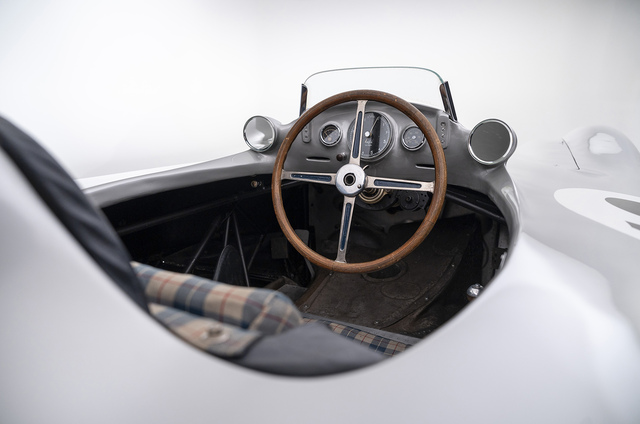 The Mercedes-Benz W196R was a product of exceptional engineering, combining cutting-edge technology with precision craftsmanship.