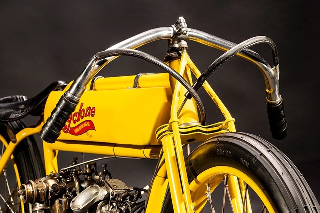 The distinctive handlebars and sleek design of the 1915 Cyclone V-Twin, showcasing its unique styling and engineering.