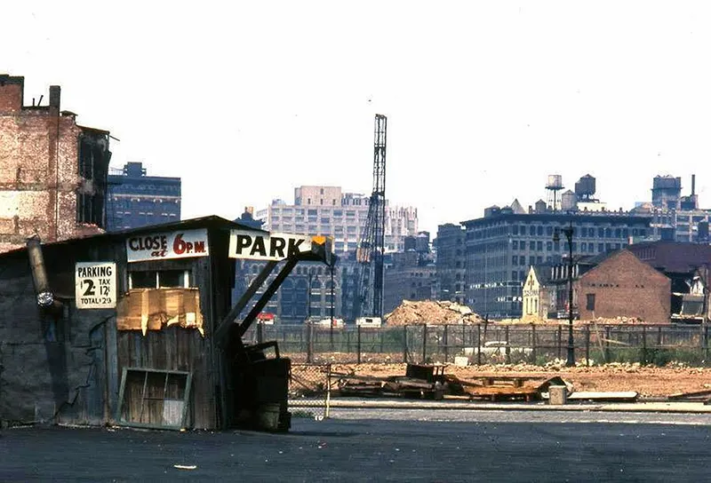 Lower Manhattan in 1972—a city in transition, documented by Lionel Martinez.