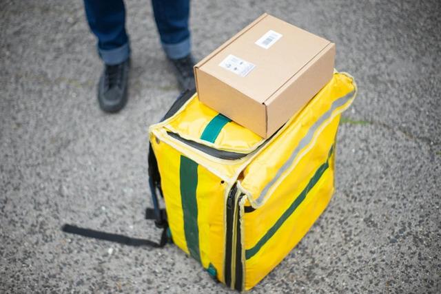 The delivery bag with a package, a symbol of Jessica Higgs' everyday job that turned into a life-saving mission.