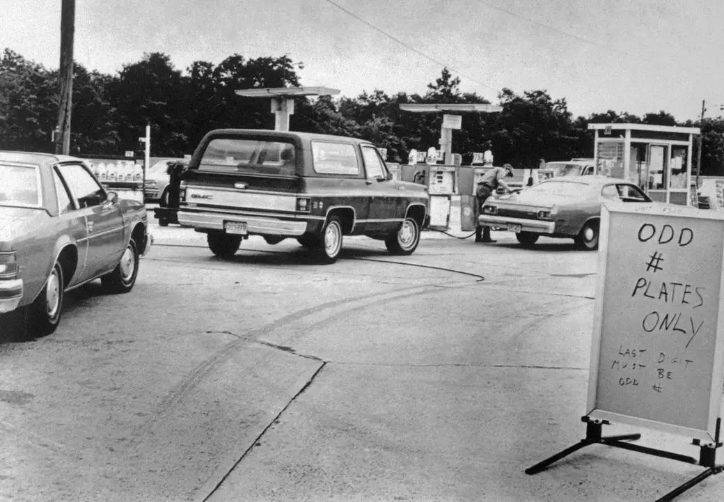 Motorists on the Garden State Parkway in 1970 experienced the odd/even gas rationing plan firsthand.