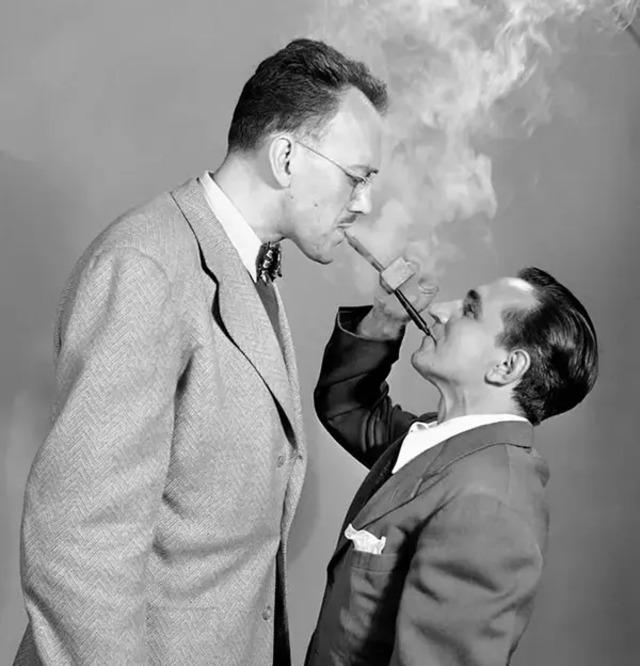 A pipe designed for two – because sharing is caring, especially when it comes to smoking