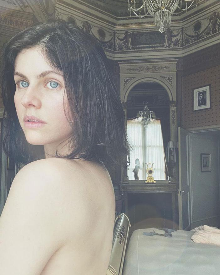 Alexandra Daddario: No-Makeup Beauty