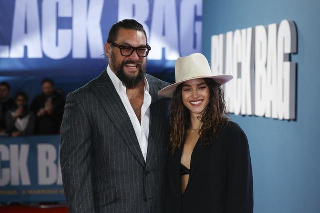 Both Momoa and Arjona have long been recognized for their impeccable fashion sense, and their red carpet appearance did not disappoint