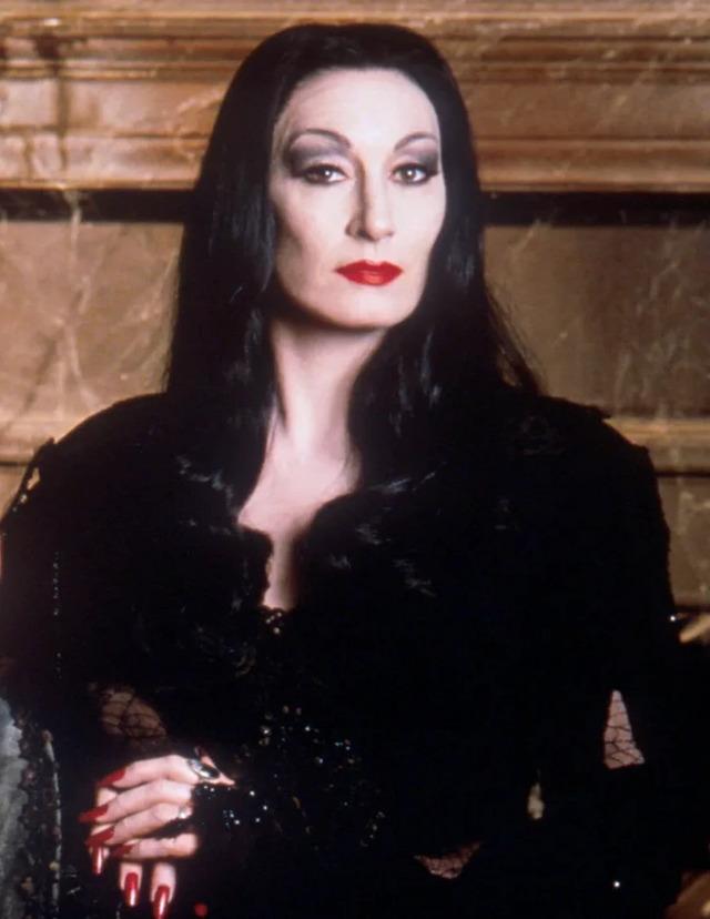 In 2019, shortly after John Wick: Chapter 3 – Parabellum released, Anjelica Huston was diagnosed with cancer.