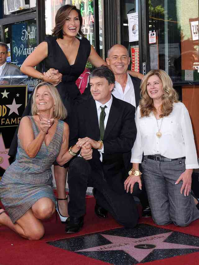 Mariska Hargitay, Mickey Hargitay Jr., Zoltán Hargitay, and Jayne Marie Mansfield stand together in support as Mariska receives her Hollywood Walk of Fame star. ALBERT L. ORTEGA/GETTY