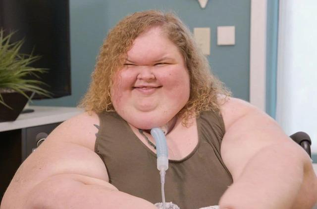 A pivotal moment in her journey occurred in November 2021 when she was hospitalized and placed on life support due to weight-related complications.