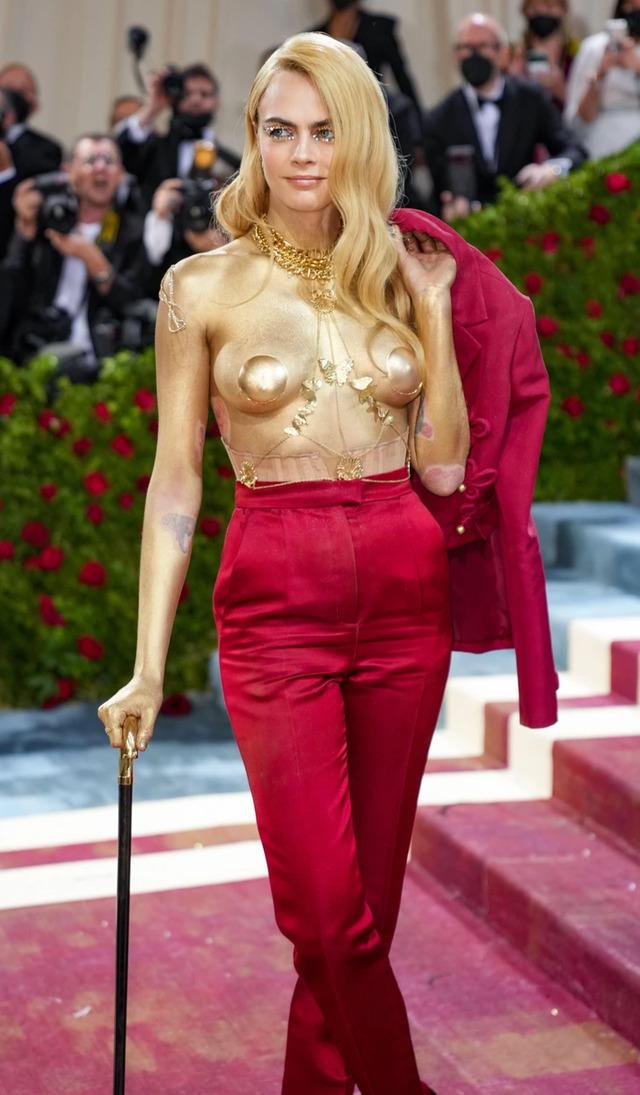 Cara Delevingne’s Bold Met Gala 2022 Appearance
