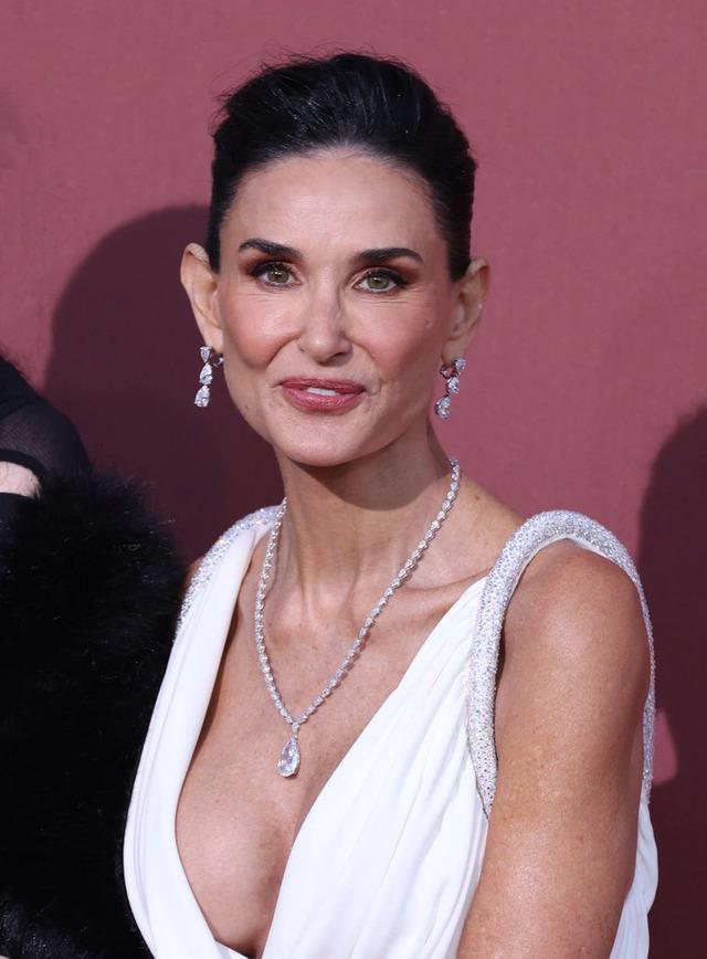 Demi Moore’s appearance at the 2025 Met Gala was more than just a fashion moment—it was a celebration of creativity, craftsmanship, and personal style