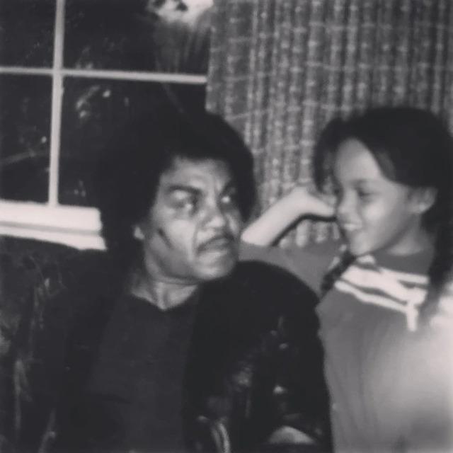 Despite the secrecy surrounding her life, Joh’Vonnie grew up with a strong connection to her father