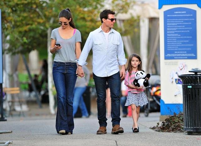 Despite the visible estrangement, it’s clear that Tom’s love for Suri remains.