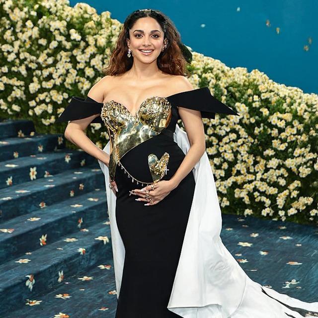 Kiara Advani: Edgy Metallic Accents