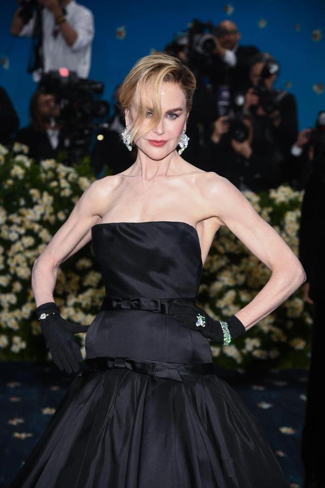 Kidman arrived at the 2025 Met Gala with what appeared to be a pixie cut—a daring departure from her typically long, flowing locks.