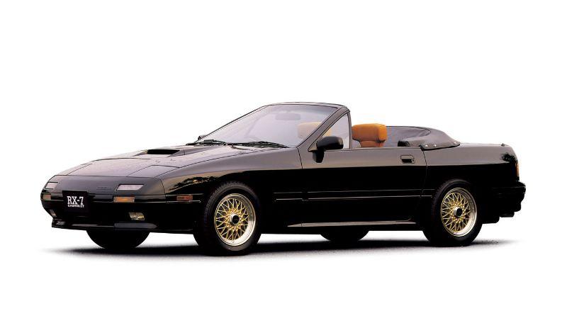Mazda RX-7, 1988 – Known for its unique rotary engine and lightweight design, the Mazda RX-7 offered exhilarating performance and handling.