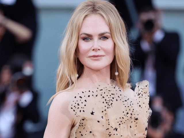Nicole Kidman with long hairstyle 