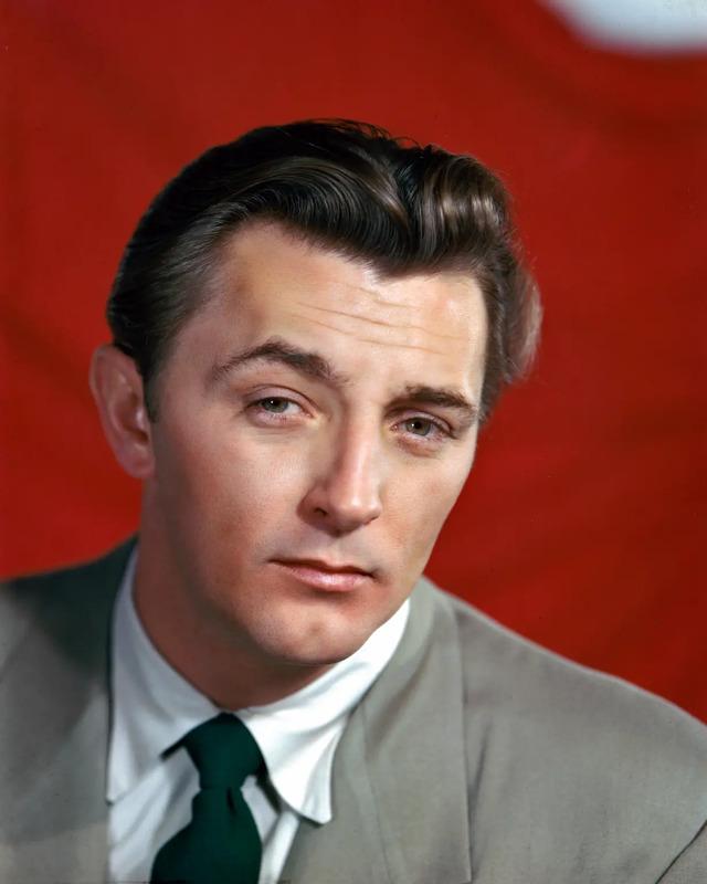 Robert Mitchum was initially considered for the role of Jett Rink—a role that would eventually go to the unforgettable James Dean.