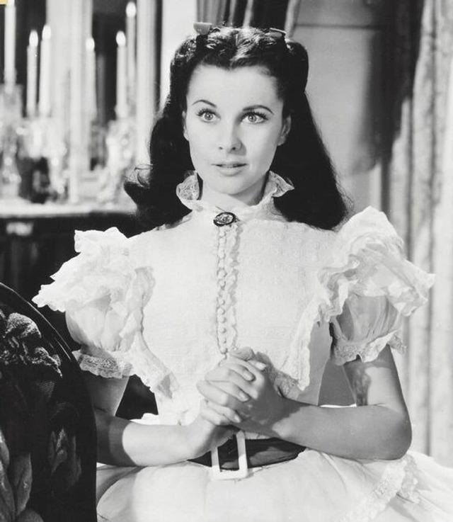 Vivien Leigh had a tendency to hide her hands whenever possible, even though her beauty was widely admired.