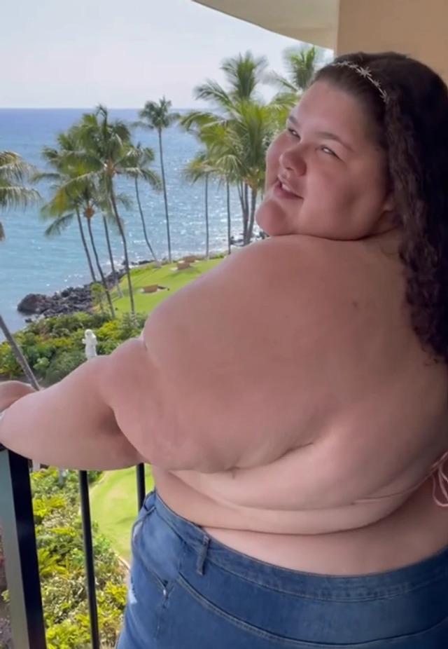 While Jae’lynn’s supporters see her call for extra seating as fair, critics question the practicality of her request.