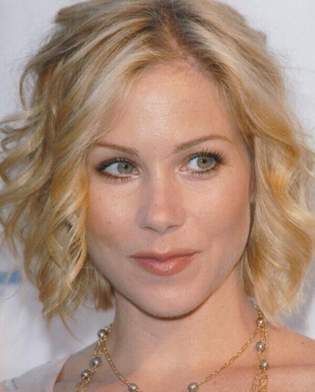 Christina Applegate: Queen of the ’90s Sitcom Scene