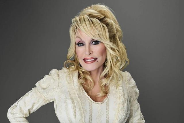 Dolly Parton’s Methodical Approach to Plastic Surgery