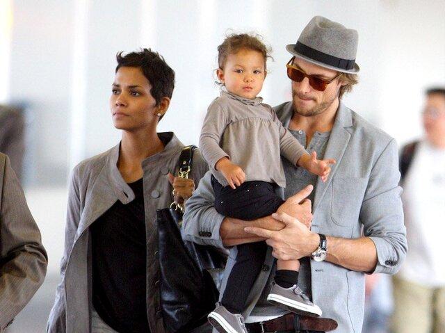 Halle’s first chapter of motherhood began with her relationship with Canadian model Gabriel Aubry, whom she met during a Versace photo shoot