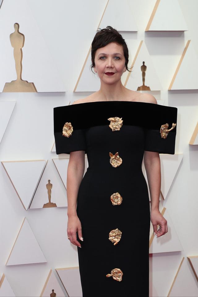 Maggie Gyllenhaal: Geometric Beauty in Black