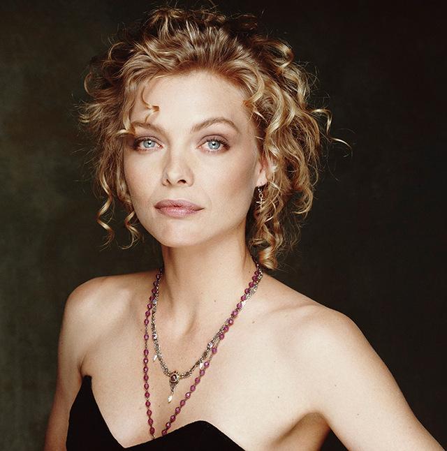 Michelle Pfeiffer: A Blend of Beauty and Brilliant Acting