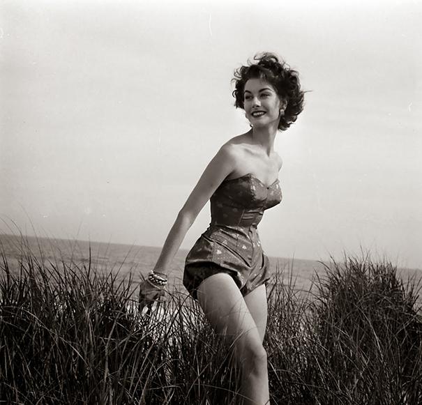 Nancy Berg gained attention with her slender, statuesque look that further pushed beauty standards toward a more modern, less curvy ideal.