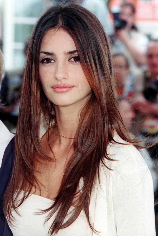 Penélope Cruz: International Beauty with Spanish Flair