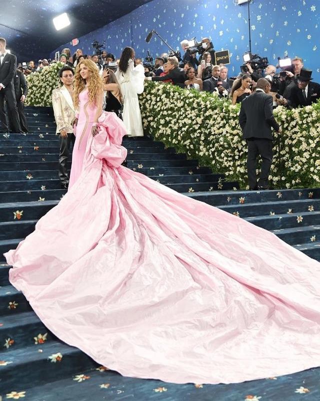 Shakira’s 2025 Met Gala gown did more than just turn heads—it sparked a conversation about art, respect, and cultural identity in fashion