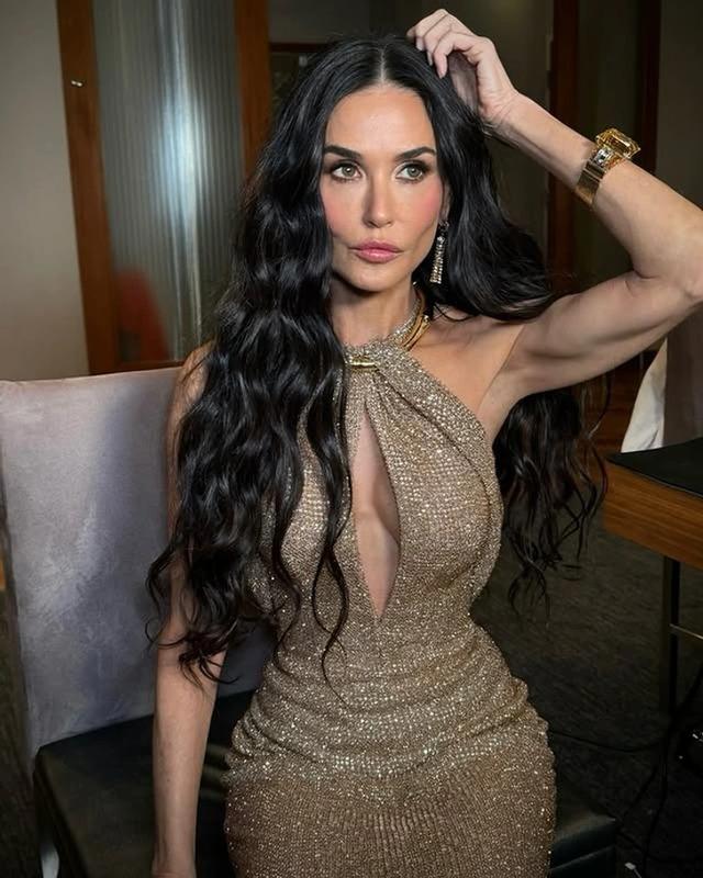 According to insider sources, Moore’s beauty philosophy has shifted in recent years.