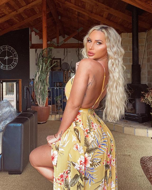 A flawless fusion of beauty and ambition, Rosanna’s journey is as captivating as the images she creates.