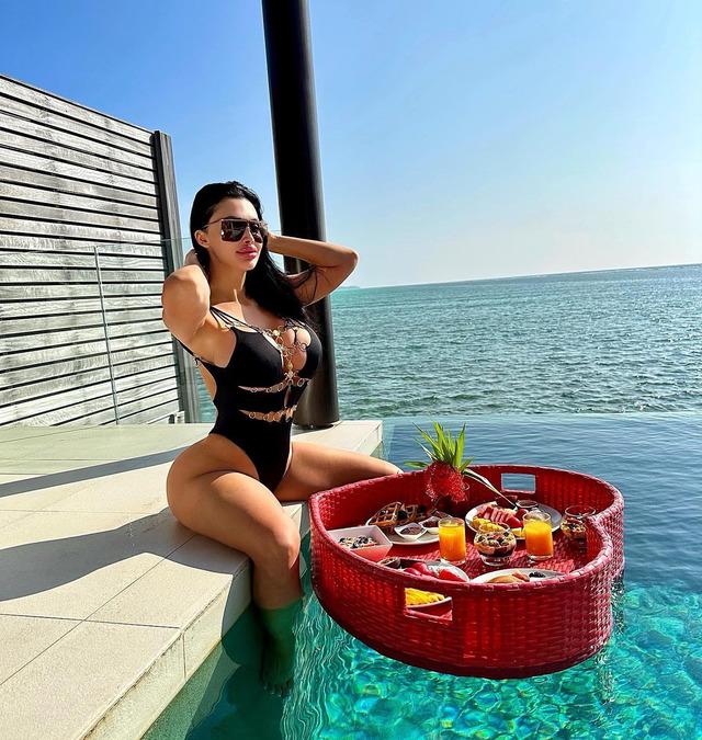 Aletta’s journey is also marked by a dedicated focus on health and fitness.