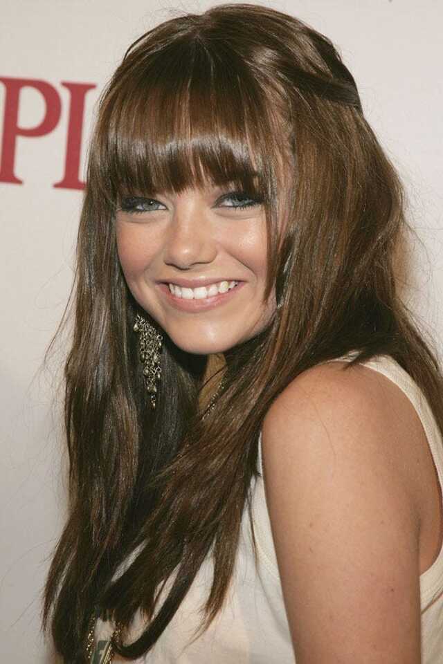 Born Emily Jean Stone on November 6, 1988, in Scottsdale, Arizona, Emma’s story began far from the glittering lights of Hollywood