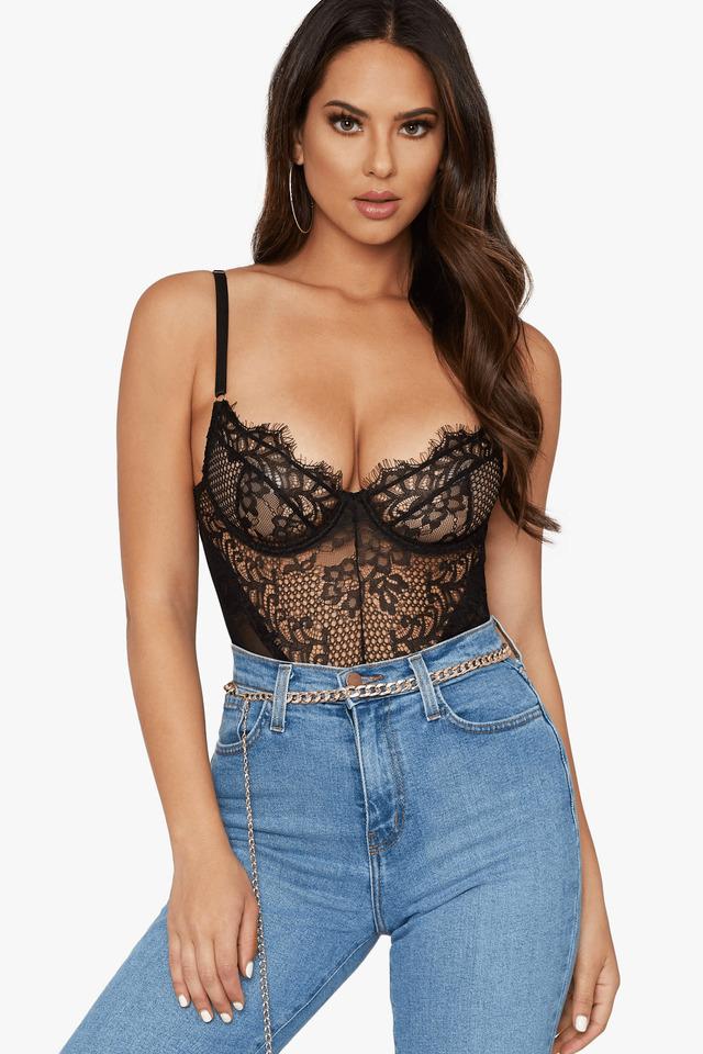 Born May 28, 1993, in Valencia, California, Christen Harper was raised amid Southern California’s laid-back, creative vibe