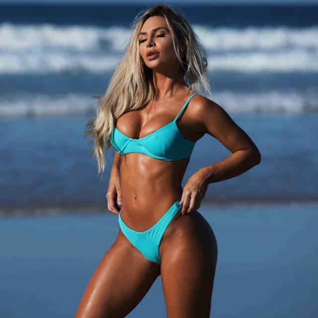 In every frame, Rosanna Arkle reminds us why she’s one of Australia’s most beloved digital icons—graceful, bold, and unapologetically herself.