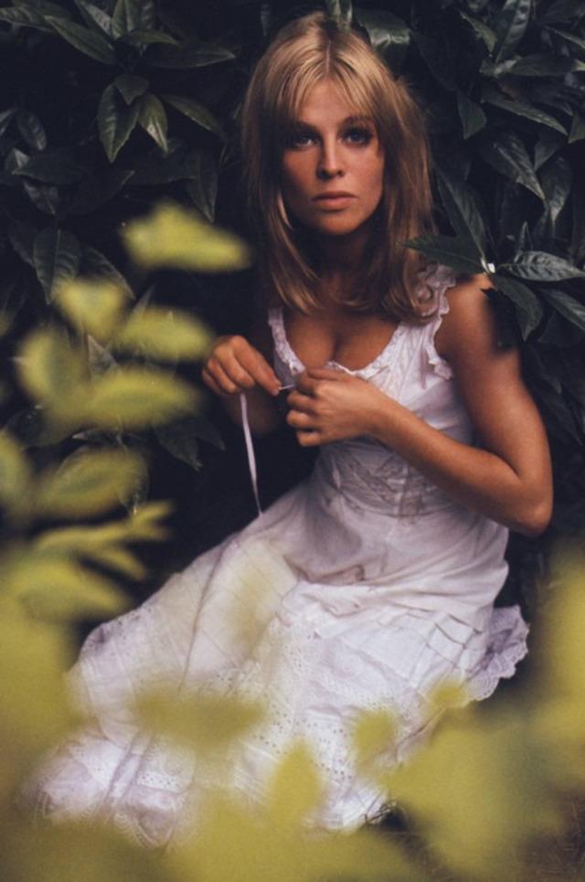 Julie Christie’s transition from modeling to acting was seamless but significant.