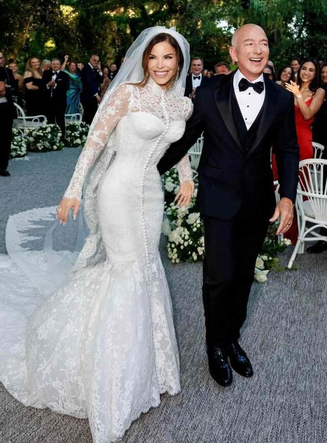 Alongside Bezos, Sánchez expanded her role in causes that extend far beyond business