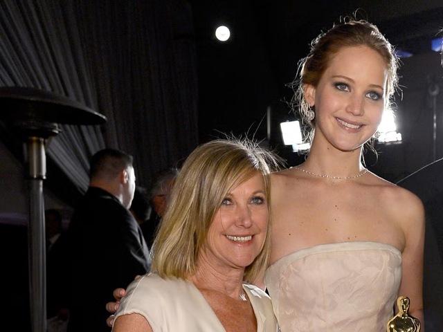 Jennifer Lawrence & Karen Lawrence – Down-to-Earth Glamour