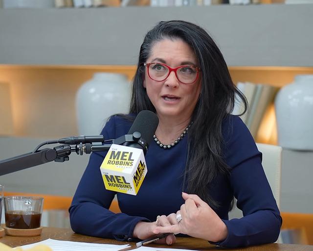 Podcaster Mel Robbins opened up about her personal experience taking on the push-up challenge.