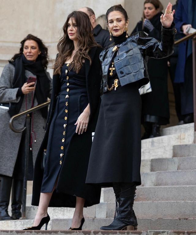 Their choice of all-black ensembles was deliberate and symbolic—simple yet bold, classic yet modern