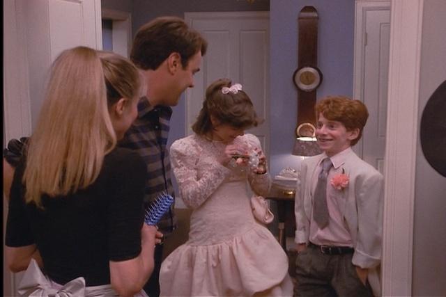 Alyson Hannigan appeared in My Stepmother Is an Alien as Jessie, Dr. Mills’ teenage daughter.