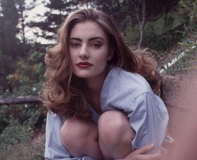 Born on December 12, 1970, in Sparks, Nevada, Mädchen Amick grew up surrounded by music.