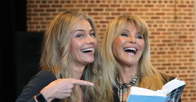 Brinkley and her longtime friend and fellow icon Paulina Porizkova
