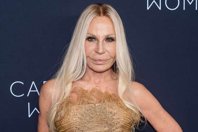 Donatella’s appearance reflects the same philosophy that drives her fashion: daring, disruptive, and unapologetically Versace