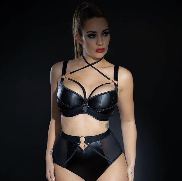 She managed her public image carefully, proving that it was possible to succeed with class and professionalism.